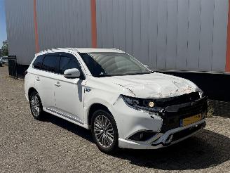 Mitsubishi Outlander 2.5 PHEV Intense + picture 2
