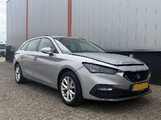 Voiture accidenté Seat Leon 1.0 TSI 2022/1
