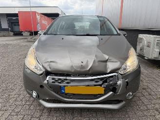 Peugeot 208 1.4 e-HDi Blue Lease picture 6