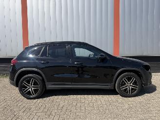 Mercedes GLA 200d AUTOMAAT picture 2