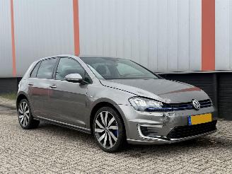 Schadeauto Volkswagen Golf 1.4 TSI GTE 2015/1