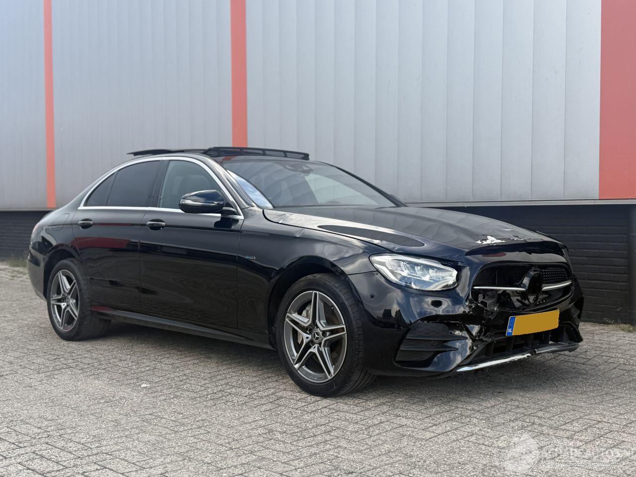 Mercedes E-klasse E300de 4 Matic AMG PANO SFEER