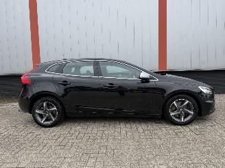 Volvo V-40 2.0 D3 R Design NAP picture 3
