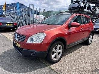 Vaurioauto  passenger cars Nissan Qashqai 2.0 TEKNA PACK / PANO 2007/11