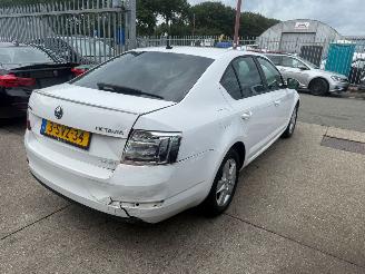 Skoda Octavia 1.6 TDI Greenline picture 4