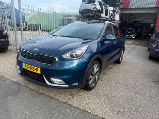 krockskadad bil auto Kia Niro 1.6 GDi hybride ExecutiveLine 2016/8