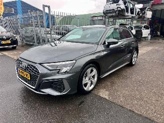 Schadeauto Audi A3 30 TFSI SPORTBACK SLINE 2022/9