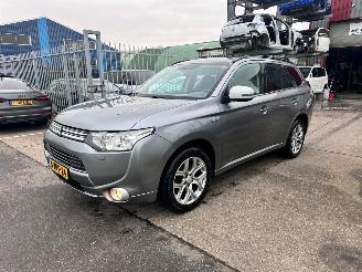 Schadeauto Mitsubishi Outlander 2.0 PHEV EXECUTIVE EDITION PLUG IN 2014/4