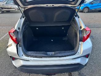 Toyota C-HR 1.8 HYBRIDE BI-TONE picture 16