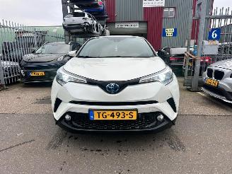 Toyota C-HR 1.8 HYBRIDE BI-TONE picture 2