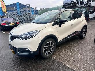 Vaurioauto  passenger cars Renault Captur 0.9 TCe DYNAMIQUE 2016/6