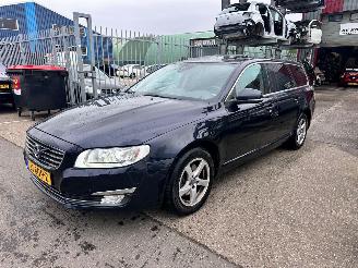 Coche accidentado Volvo V-70 2.0 D3 POLAR + 2016/4