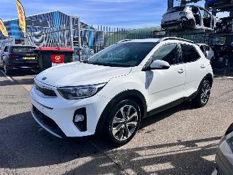 krockskadad bil auto Kia Stonic 1.0 / AUTOMAAT 2020/3