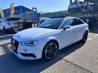  Audi A3 1.4 TFSI LIMOUSINE / S LINE / PANO / 2015/1