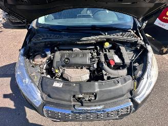 Peugeot 208 1.4 VTI ENVY 38.000 KM picture 15