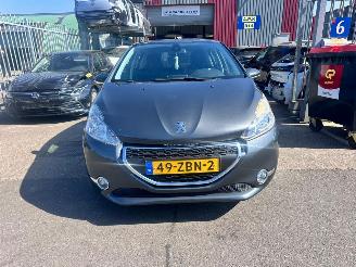 Peugeot 208 1.4 VTI ENVY 38.000 KM picture 2