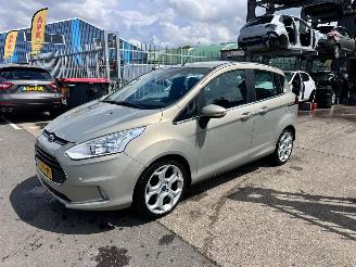 Coche accidentado Ford B-Max 1.6 TI-VCT / AUTOMAAT 2013/5
