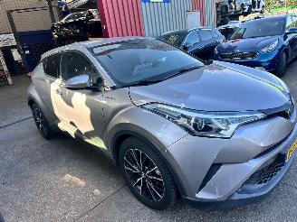 Toyota CH-R 1.8 HYRBIDE picture 3