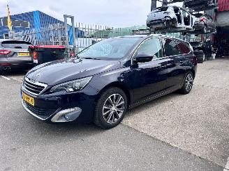 Damaged car Peugeot 308 1.2 PURETECH ALLURE / PANO 2016/11