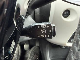 Peugeot 108 1.0 e-VTi Premiere TOP picture 13