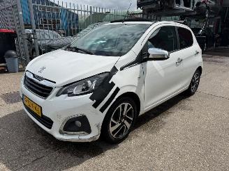 damaged passenger cars Peugeot 108 1.0 e-VTi Premiere TOP 2014/12