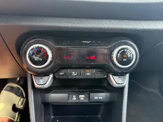 Kia Picanto 1.0 CVVT COLOUR EDITION picture 12