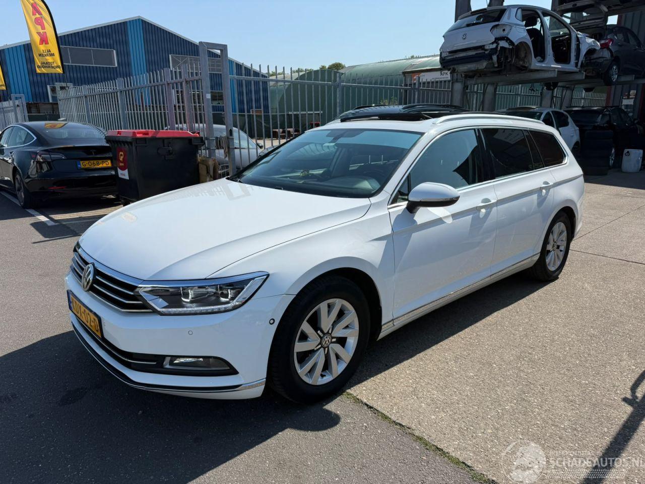 Volkswagen Passat 1.4 TSI / DSG / PANO / LEER / VOLLE AUTO