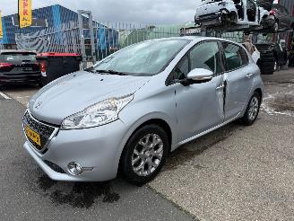 Coche accidentado Peugeot 208 1.2 VTI ACTIVE 2014/3