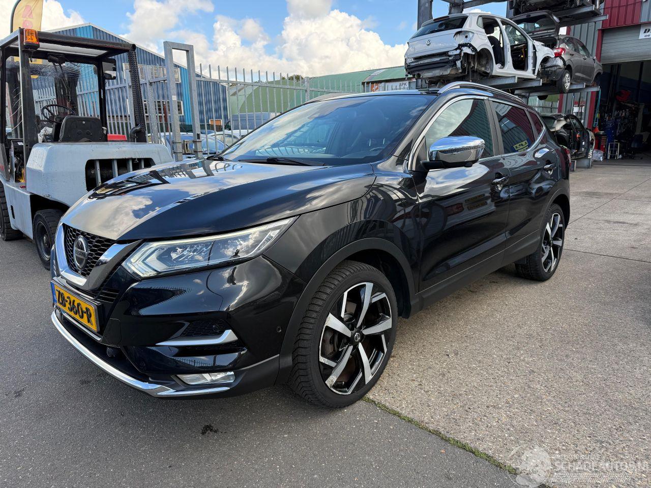 Nissan Qashqai 1.3 DIG-T TEKNA + / BOMVOLLE AUTO