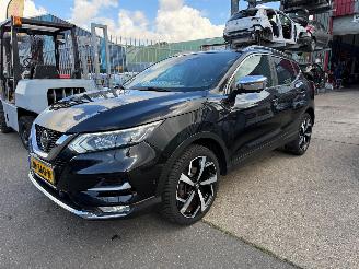 skadebil auto Nissan Qashqai 1.3 DIG-T TEKNA + / BOMVOLLE AUTO 2019/4