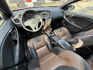 Volvo V-40 2.0 D4 NORDIC + CROSS COUNTRY / PANO / LEER picture 3