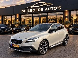 Auto incidentate Volvo V-40 2.0 D4 NORDIC + CROSS COUNTRY / PANO / LEER 2016/11
