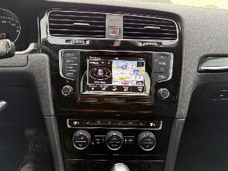 Volkswagen Golf 1.6 TDI / DSG / PANO / HIGHLINE picture 11