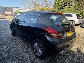 Peugeot 208 1.2 PURE TECH ALLURE  69000KM picture 2