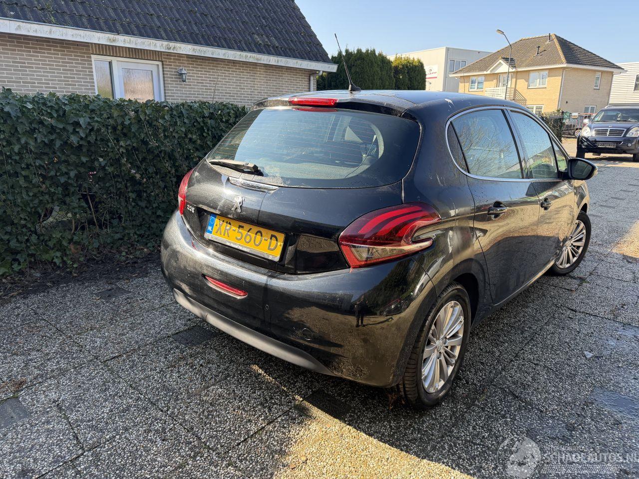 Peugeot 208 1.2 PURE TECH ALLURE  69000KM