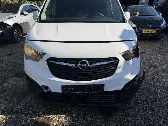 uszkodzony samochody ciężarowe Opel Combo 1.6D L2H1  LANGE UITVOERING ALLEEN VOOR ONDERDELEN 2019/4