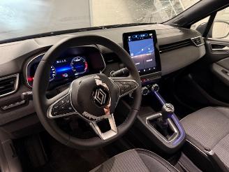 Renault Clio  picture 7