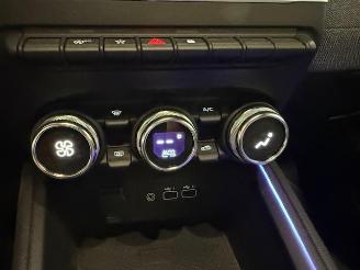 Renault Clio  picture 17