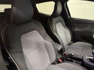 Renault Clio  picture 11