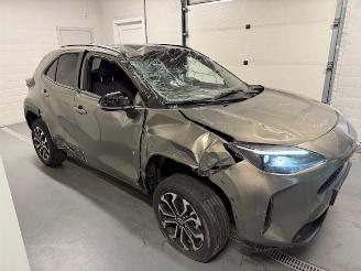 Damaged car Toyota Yaris Cross AUTOMATIC AIRBAG OK 2025/6