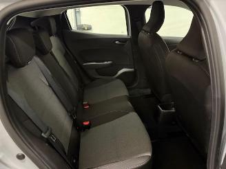 Renault Clio  picture 13