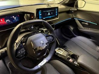 Peugeot 208  picture 9