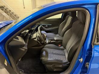 Peugeot 208  picture 10