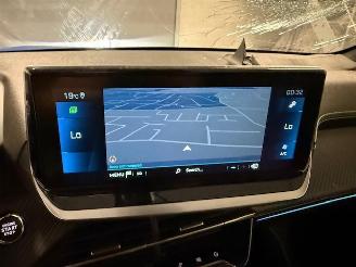 Peugeot 208  picture 16