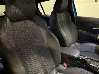 Peugeot 208  picture 13