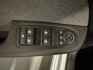 Renault Clio  picture 11