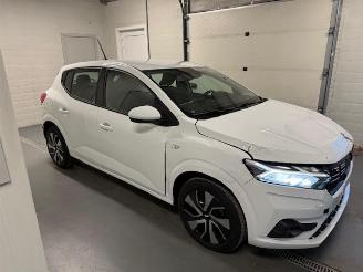 skadebil auto Dacia Sandero  2025/3