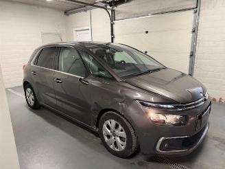 Damaged car Citroën C4-picasso  2017/10