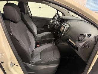 Renault Captur  picture 13