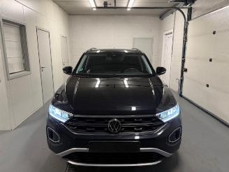 Volkswagen T-Roc  picture 2